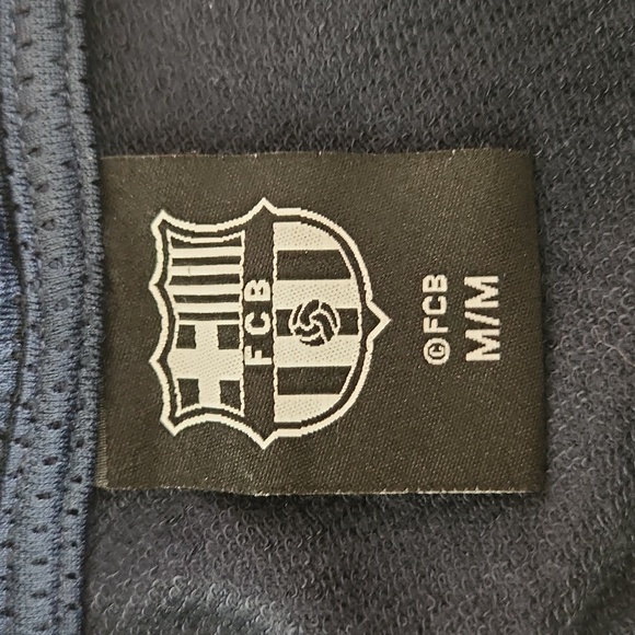 NWT FCBARCELONA short sleeved hoodie size M - Picture 4 of 17
